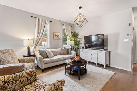 Photo 8 at 518 Stonechurch Way, Nepean (Cedargrove/Fraserdale), Ottawa
