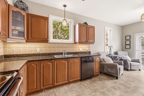 Photo 13 at 518 Stonechurch Way, Nepean (Cedargrove/Fraserdale), Ottawa