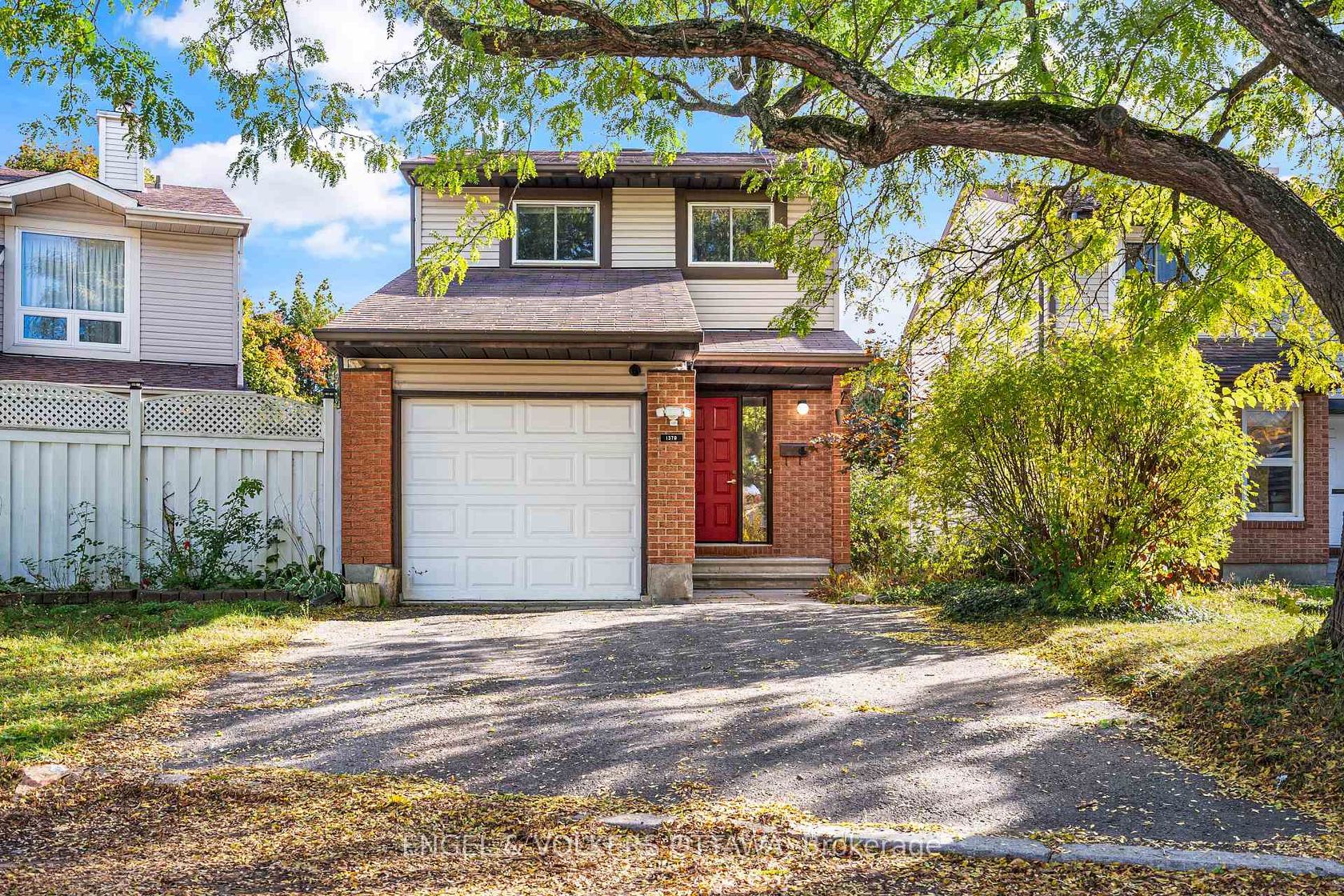 1379 Ambridge Way, Nepean (Courtland Park), Ottawa 