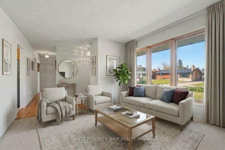 Photo 3 at 18 Kingsbury Avenue, Nepean (Meadowlands/Crestview), Ottawa
