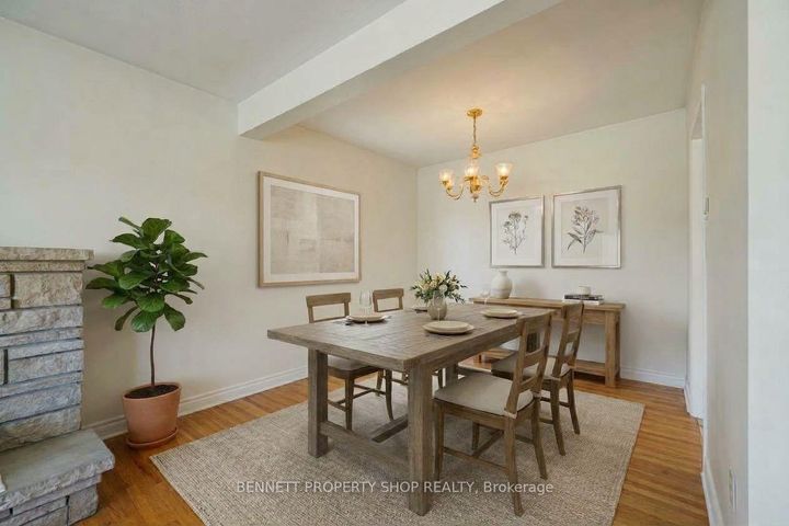 Photo 4 at 18 Kingsbury Avenue, Nepean (Meadowlands/Crestview), Ottawa