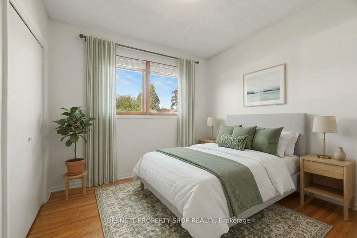 Photo 9 at 18 Kingsbury Avenue, Nepean (Meadowlands/Crestview), Ottawa