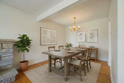 Photo 4 at 18 Kingsbury Avenue, Nepean (Meadowlands/Crestview), Ottawa