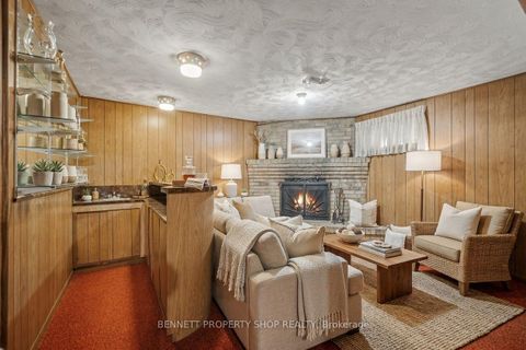 Photo 11 at 18 Kingsbury Avenue, Nepean (Meadowlands/Crestview), Ottawa