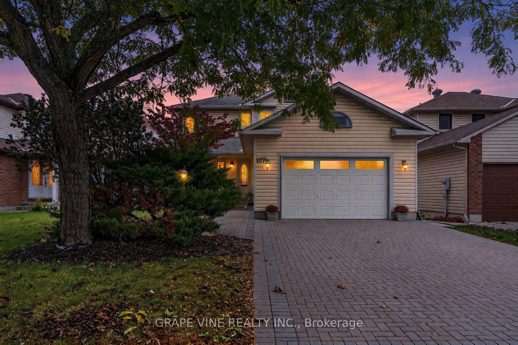 107 Tartan Drive, Nepean (Heritage Park), Ottawa 