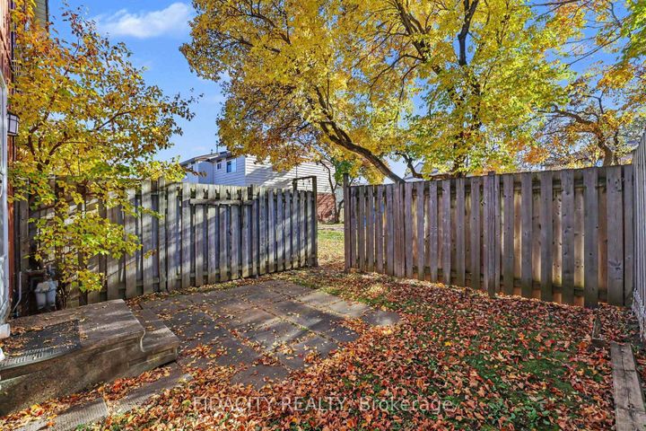 Photo 18 at E - 44 Foxfield Drive, Nepean (Knollsbrook), Ottawa