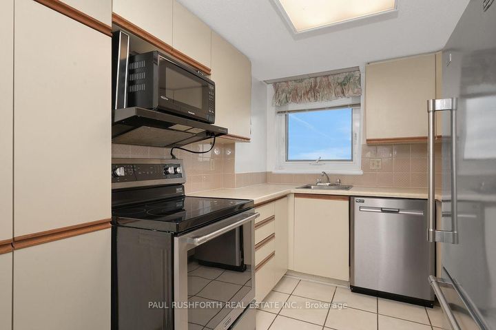 Photo 11 at 815 - 80 Sandcastle Drive, Nepean (Leslie Park), Ottawa