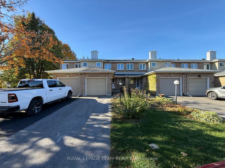 Photo 1 at 86 HUMMINGBIRD Crescent, Nepean (Cedargrove/Fraserdale), Ottawa