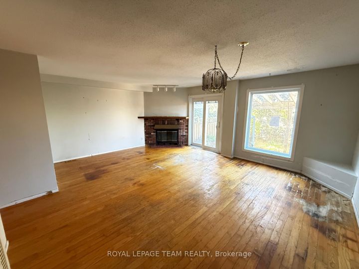 Photo 6 at 86 HUMMINGBIRD Crescent, Nepean (Cedargrove/Fraserdale), Ottawa