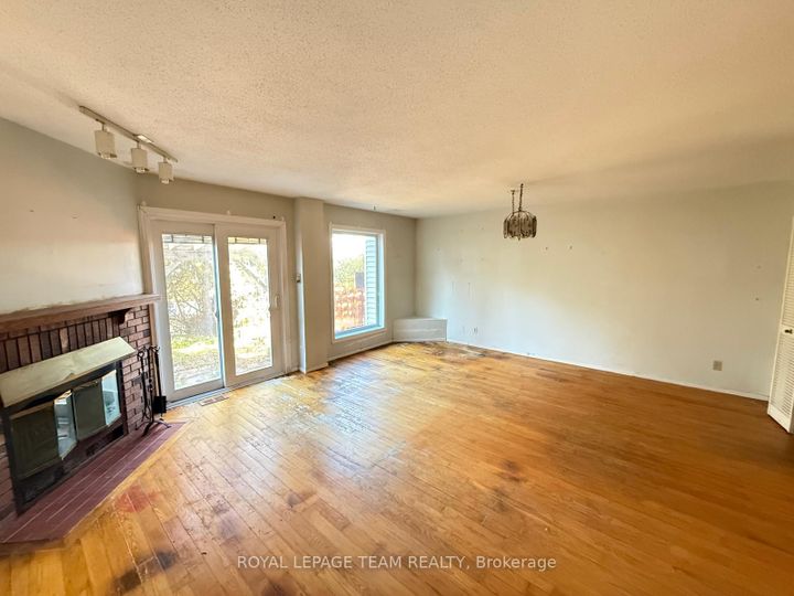 Photo 7 at 86 HUMMINGBIRD Crescent, Nepean (Cedargrove/Fraserdale), Ottawa