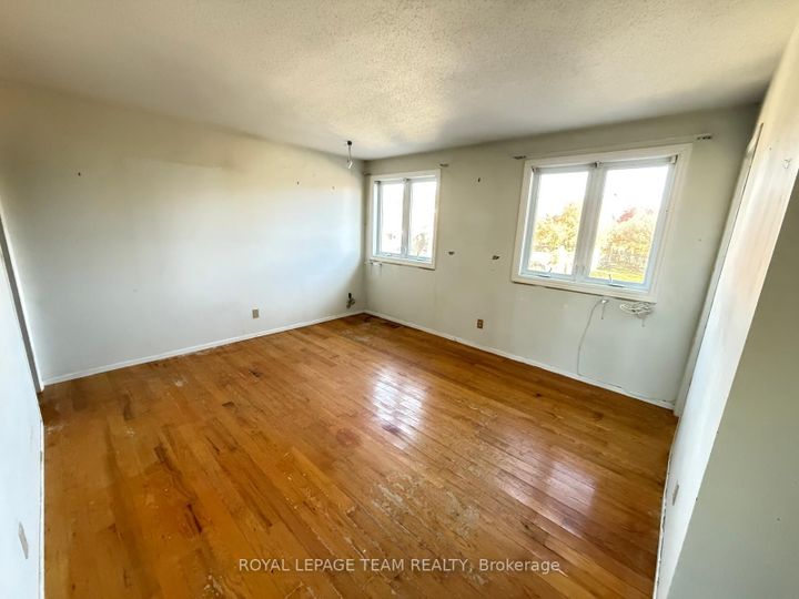 Photo 20 at 86 HUMMINGBIRD Crescent, Nepean (Cedargrove/Fraserdale), Ottawa