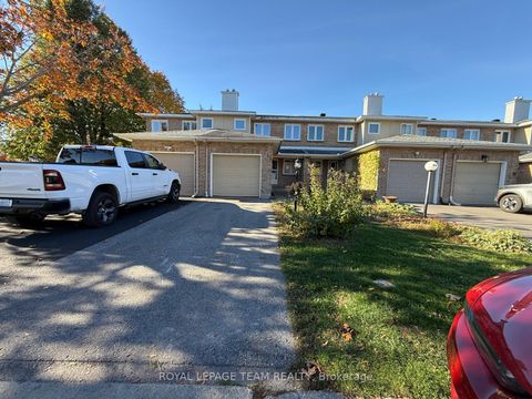 Photo 2 at 86 HUMMINGBIRD Crescent, Nepean (Cedargrove/Fraserdale), Ottawa