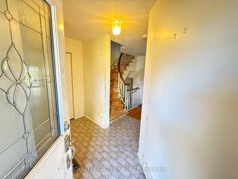 Photo 3 at 86 HUMMINGBIRD Crescent, Nepean (Cedargrove/Fraserdale), Ottawa