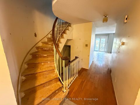 Photo 5 at 86 HUMMINGBIRD Crescent, Nepean (Cedargrove/Fraserdale), Ottawa