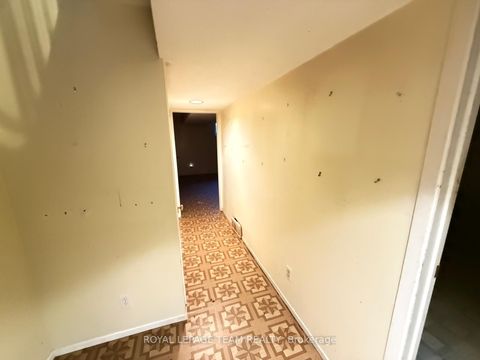 Photo 11 at 86 HUMMINGBIRD Crescent, Nepean (Cedargrove/Fraserdale), Ottawa