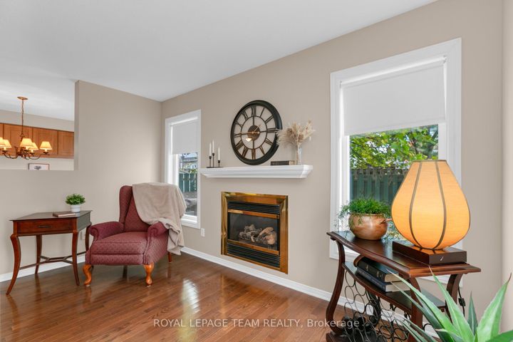 Photo 10 at 28 Appledale Drive, Nepean (Longfields), Ottawa