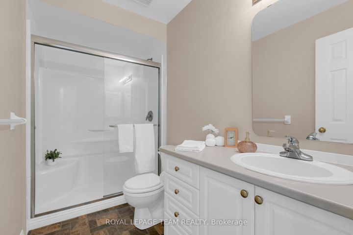 Photo 34 at 28 Appledale Drive, Nepean (Longfields), Ottawa