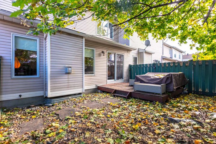 Photo 40 at 28 Appledale Drive, Nepean (Longfields), Ottawa